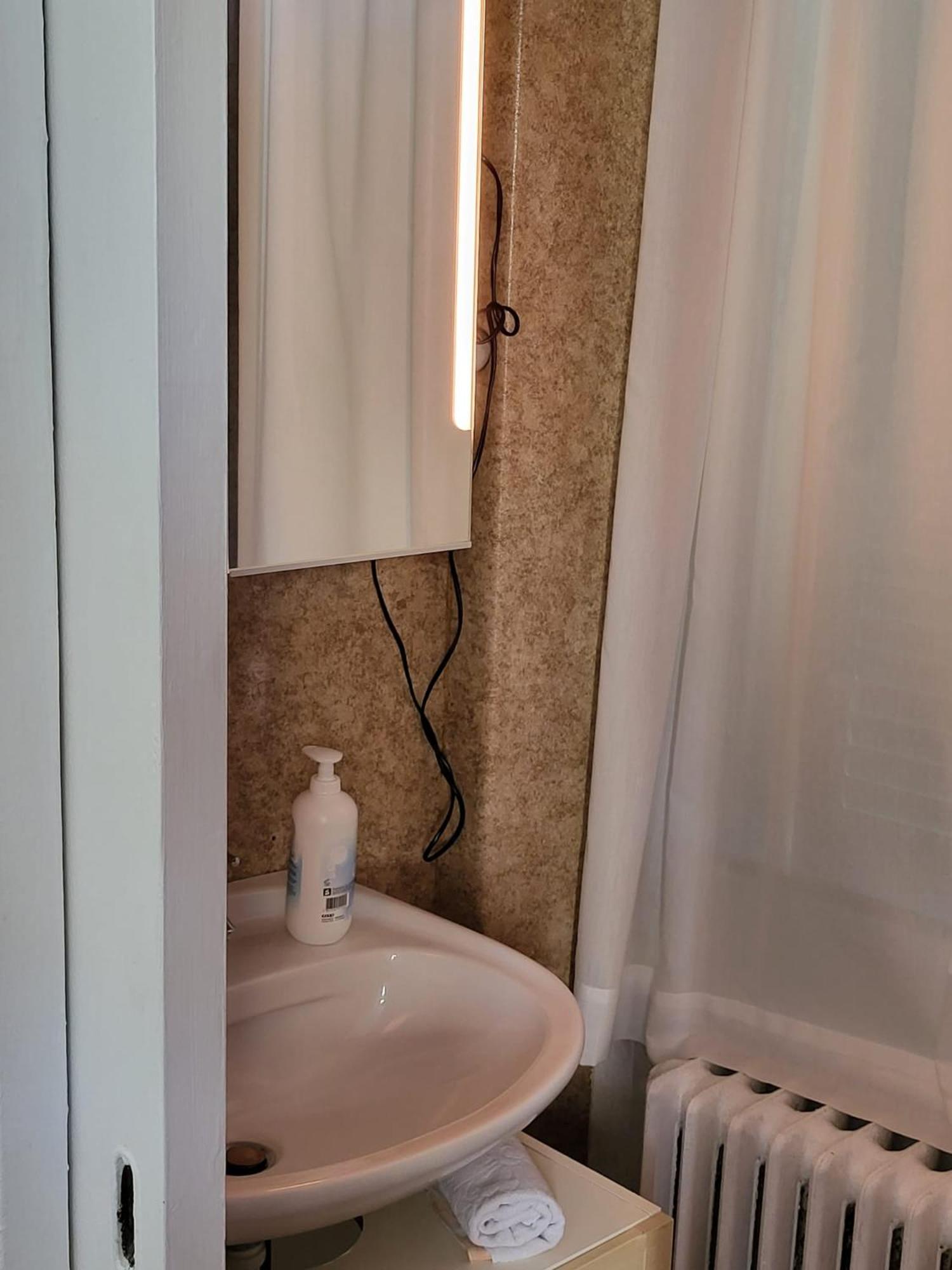 Bastis Central Guesthouse Lucerne City Buitenkant foto