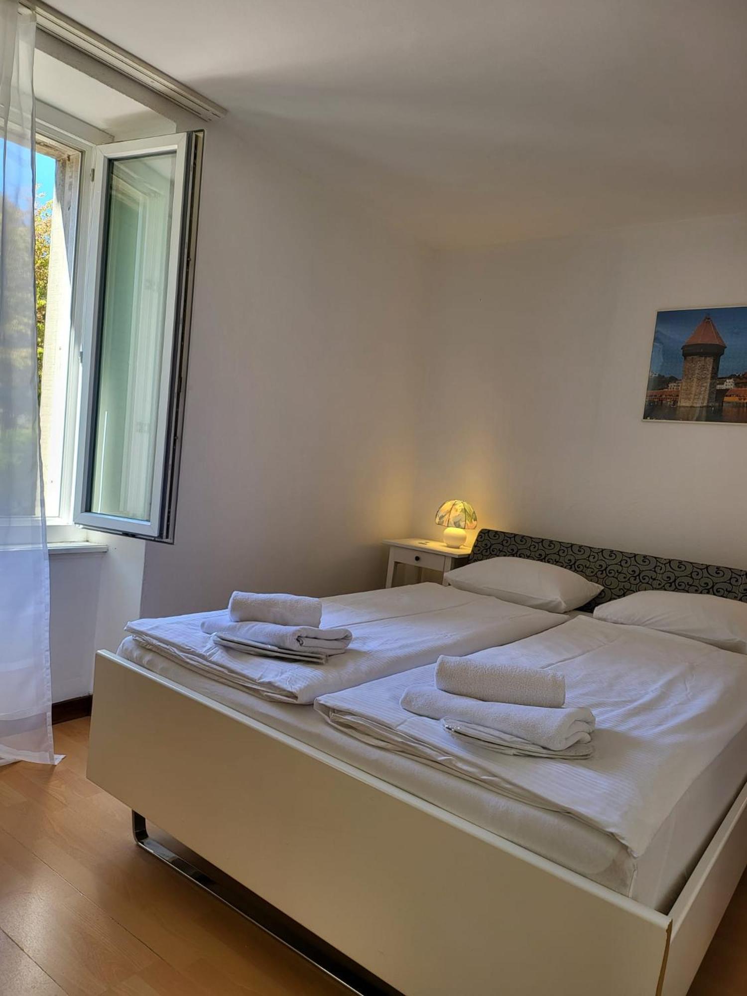Bastis Central Guesthouse Lucerne City Buitenkant foto
