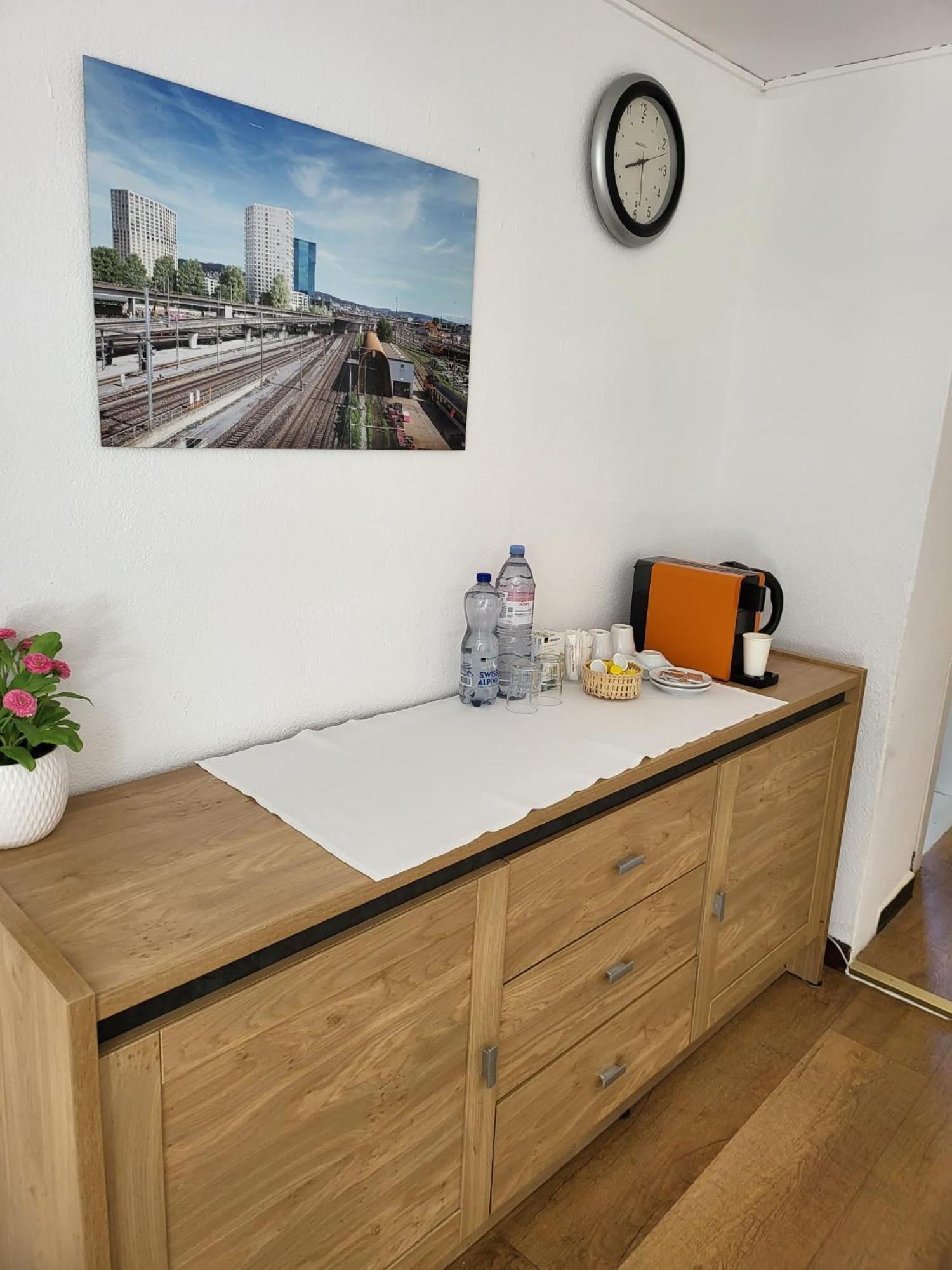 Bastis Central Guesthouse Lucerne City Buitenkant foto