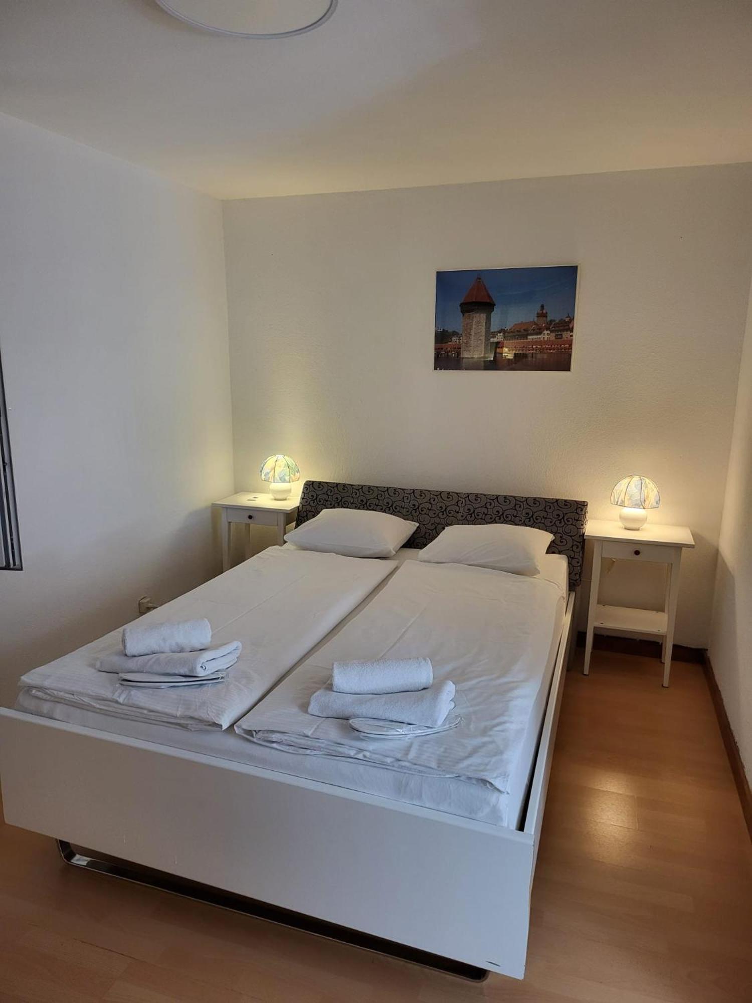 Bastis Central Guesthouse Lucerne City Buitenkant foto