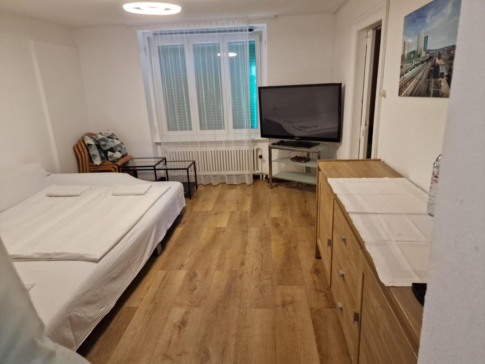 Bastis Central Guesthouse Lucerne City Buitenkant foto